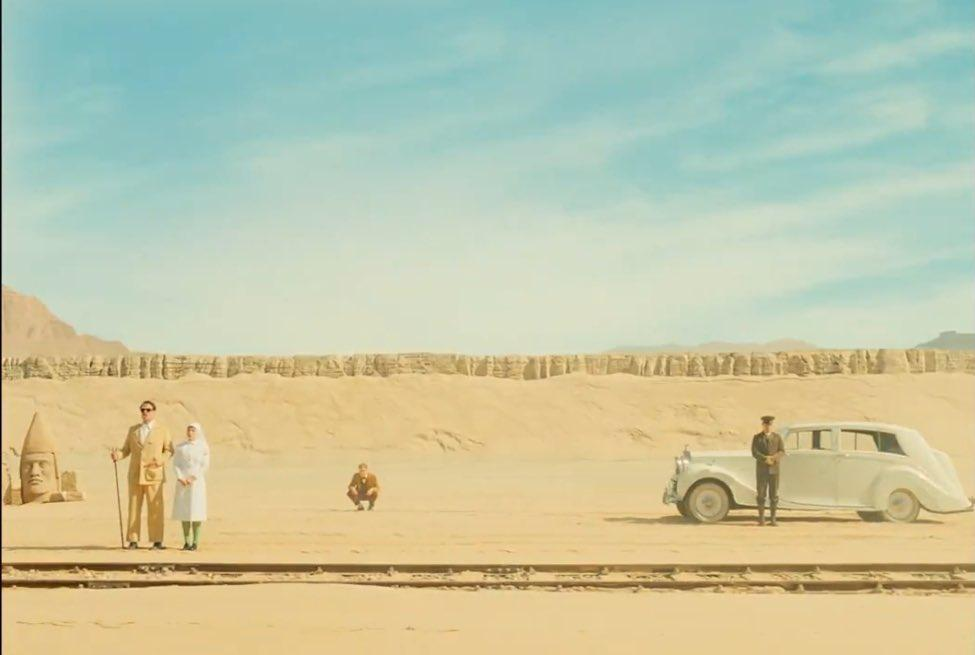 The arrangement of characters in the scene where Korda makes arrangements with The Prince.