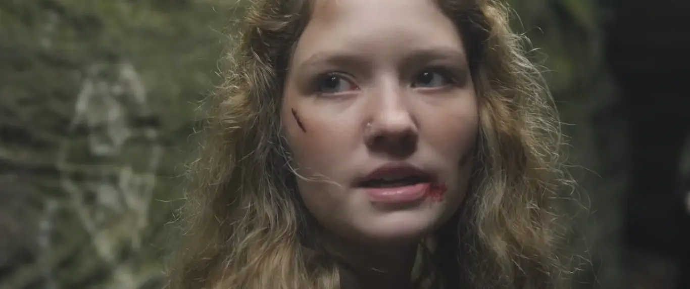 Muriel Warrington (Makenna Weyburne)