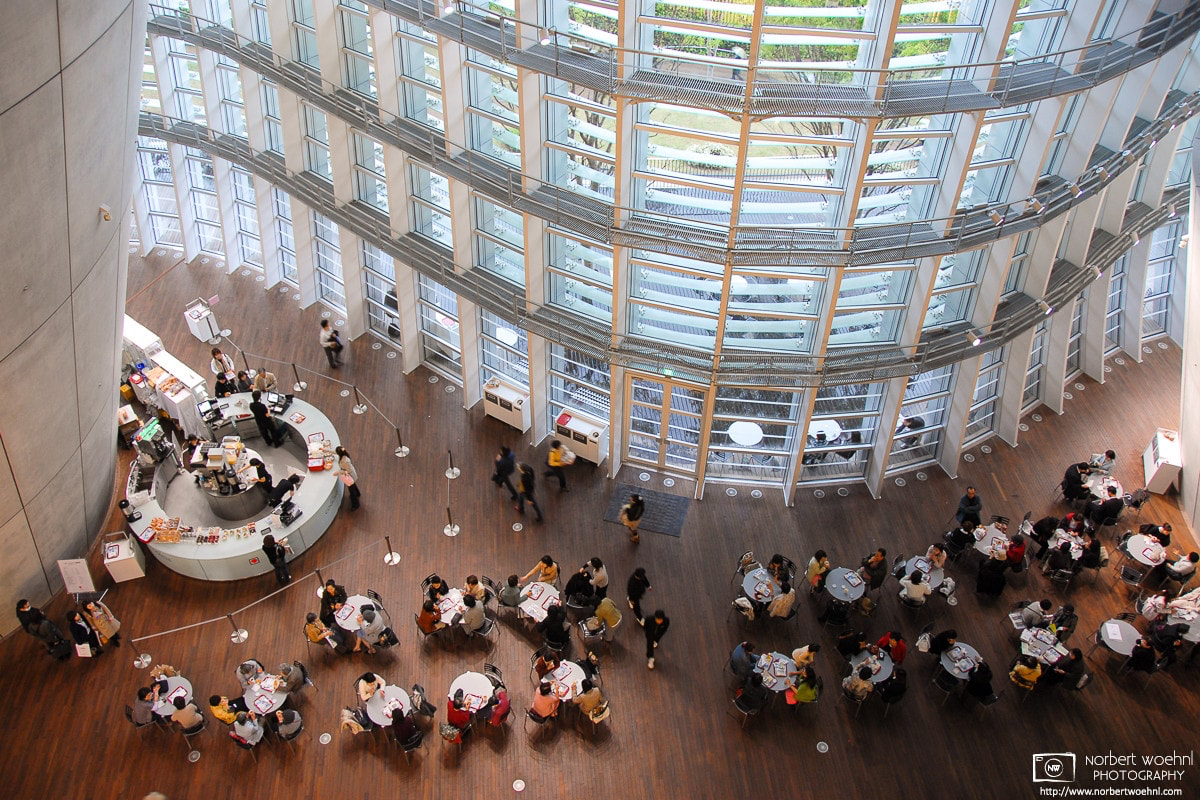 The National Art Center in Roppongi, Tokyo, designed by Kisho Kurokawa, is one of the largest exhibition spaces in Japan. © 2007 Norbert Woehnl Photography.