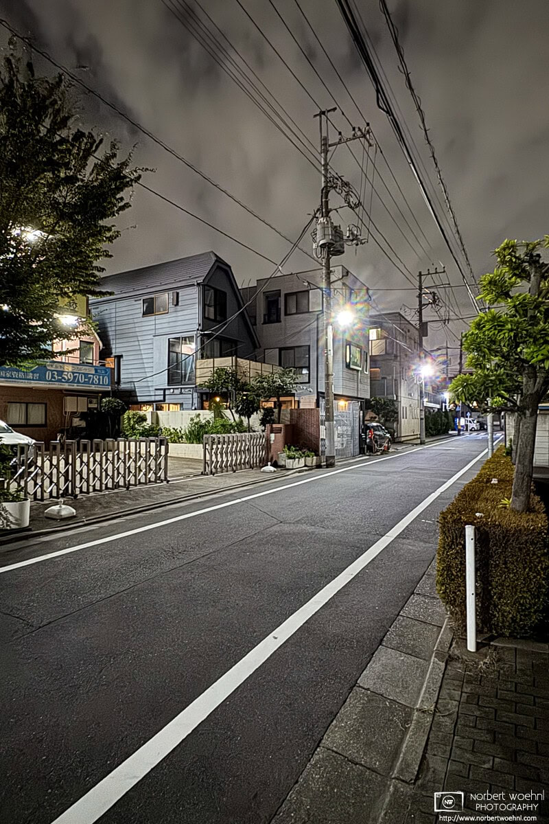 Night photo from a quiet backstreet in the Azusawa district of Itabashi Ward of Tokyo, Japan. © 2025 Norbert Woehnl Photography.