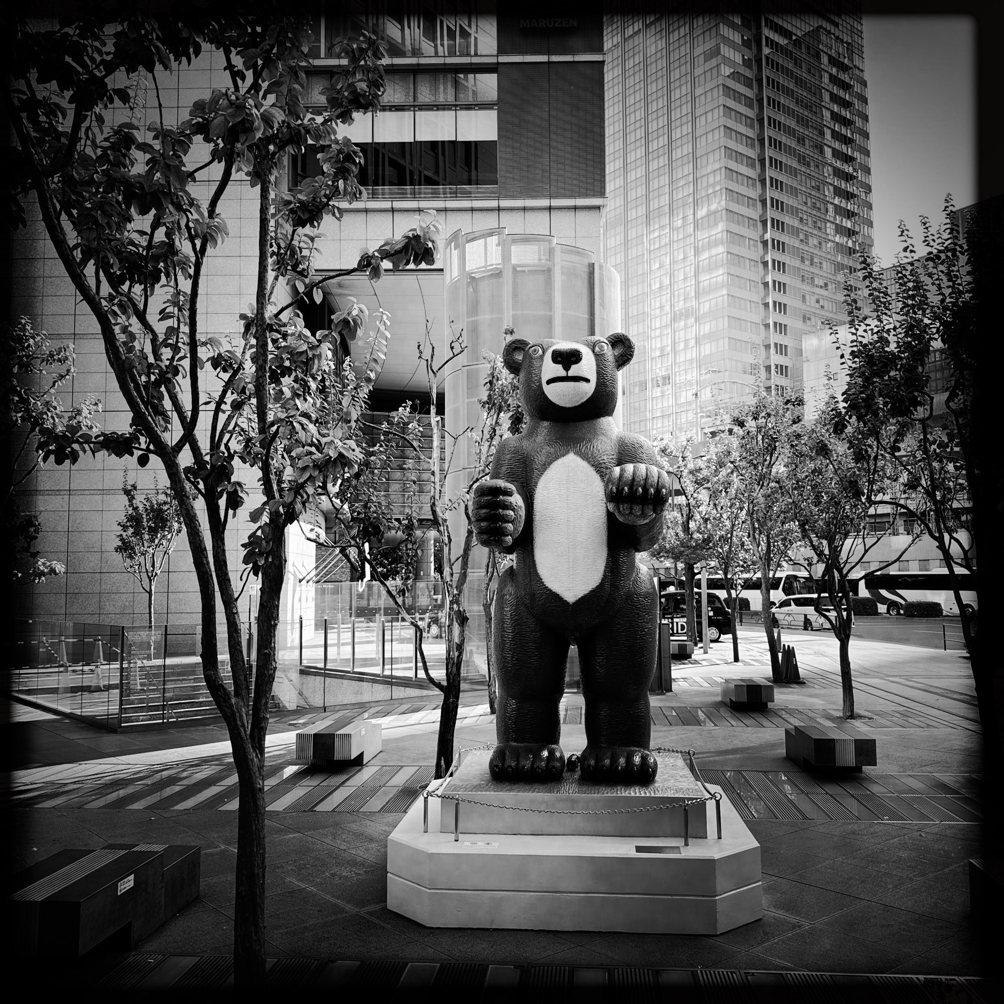 Bear statue outside Marunouchi Oazo Building in Tokyo, Japan. © 2025 Norbert Woehnl Photography.