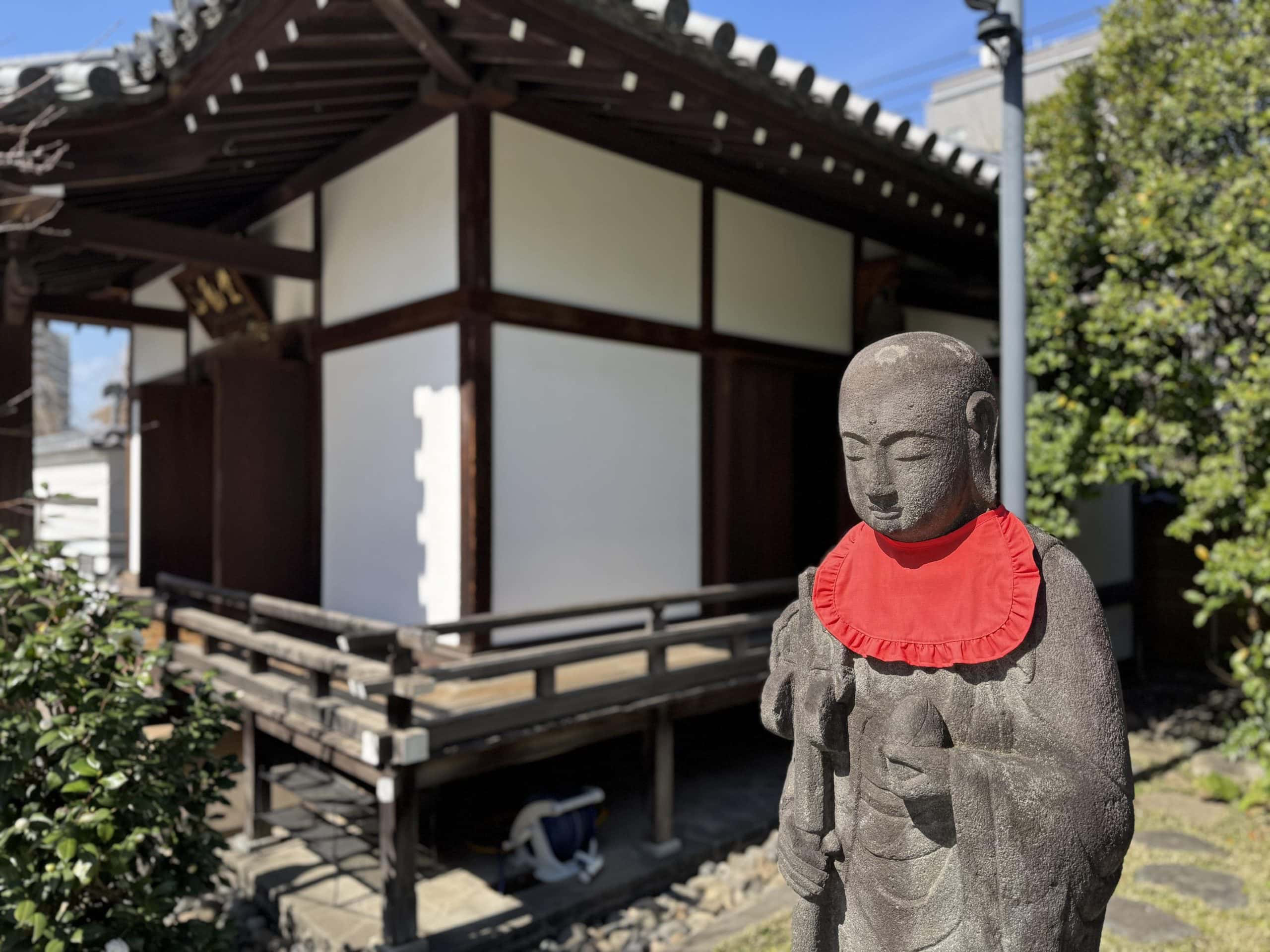 Jizō statue at a side hall of Nanzoin Temple in the Itabashi Ward of Tokyo, Japan. © 2026 Norbert Woehnl Photography.