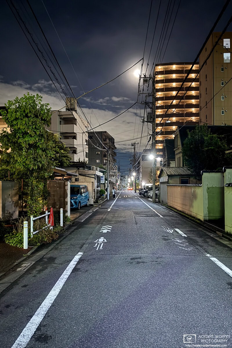 Night photo taken in a quiet residential backstreet of Azusawa district in Itabashi Ward, Tokyo, Japan. © 2025 Norbert Woehnl Photography.