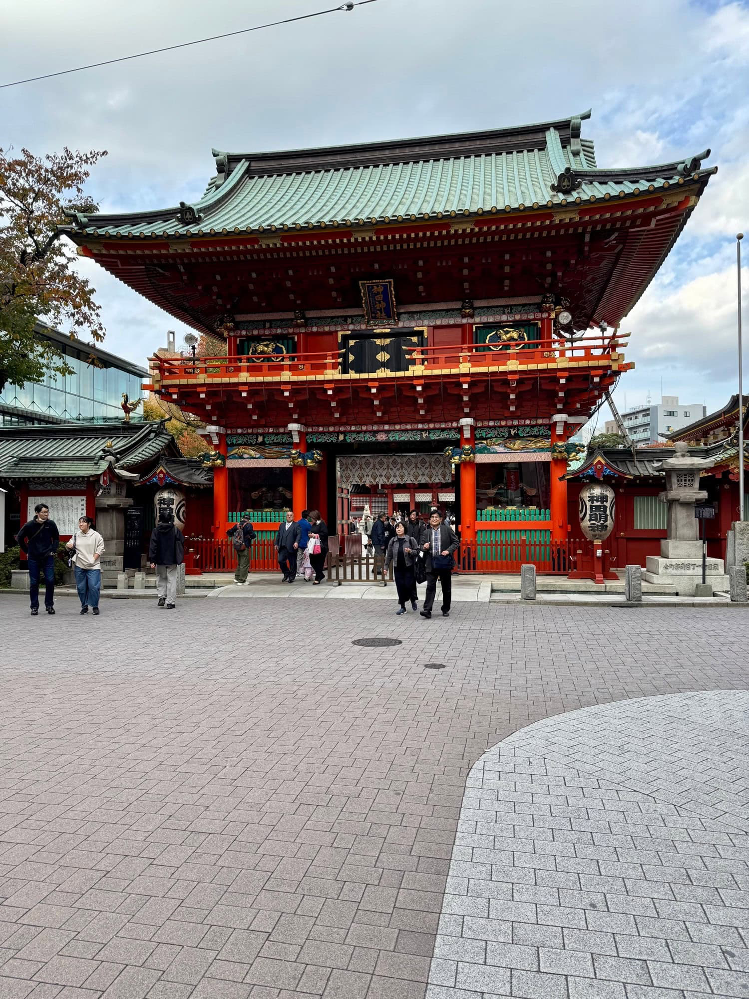 Street scene outside the main gate of Kanda Myojin in Tokyo, Japan. © 2025 Norbert Woehnl Photography.