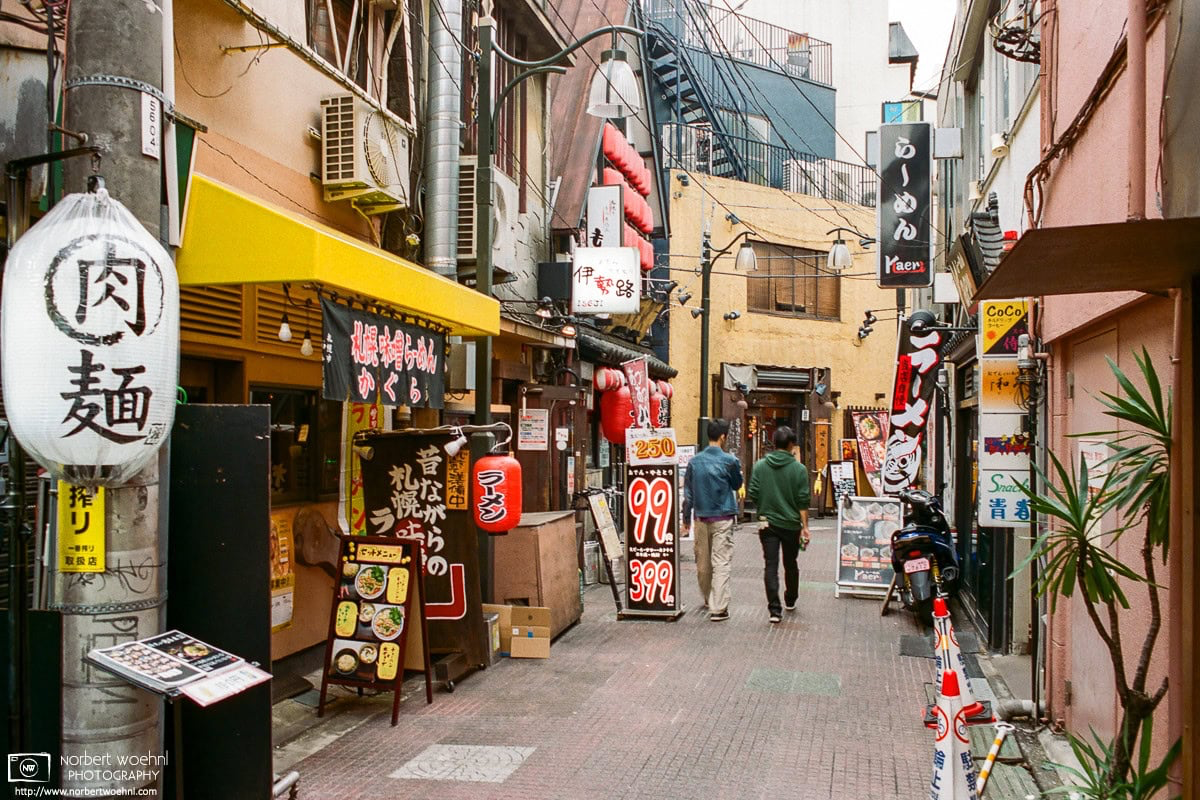 A typical back alley of small restaurants, pubs and music clubs in the Nakano district of Tokyo, Japan. © 2018 Norbert Woehnl Photography.