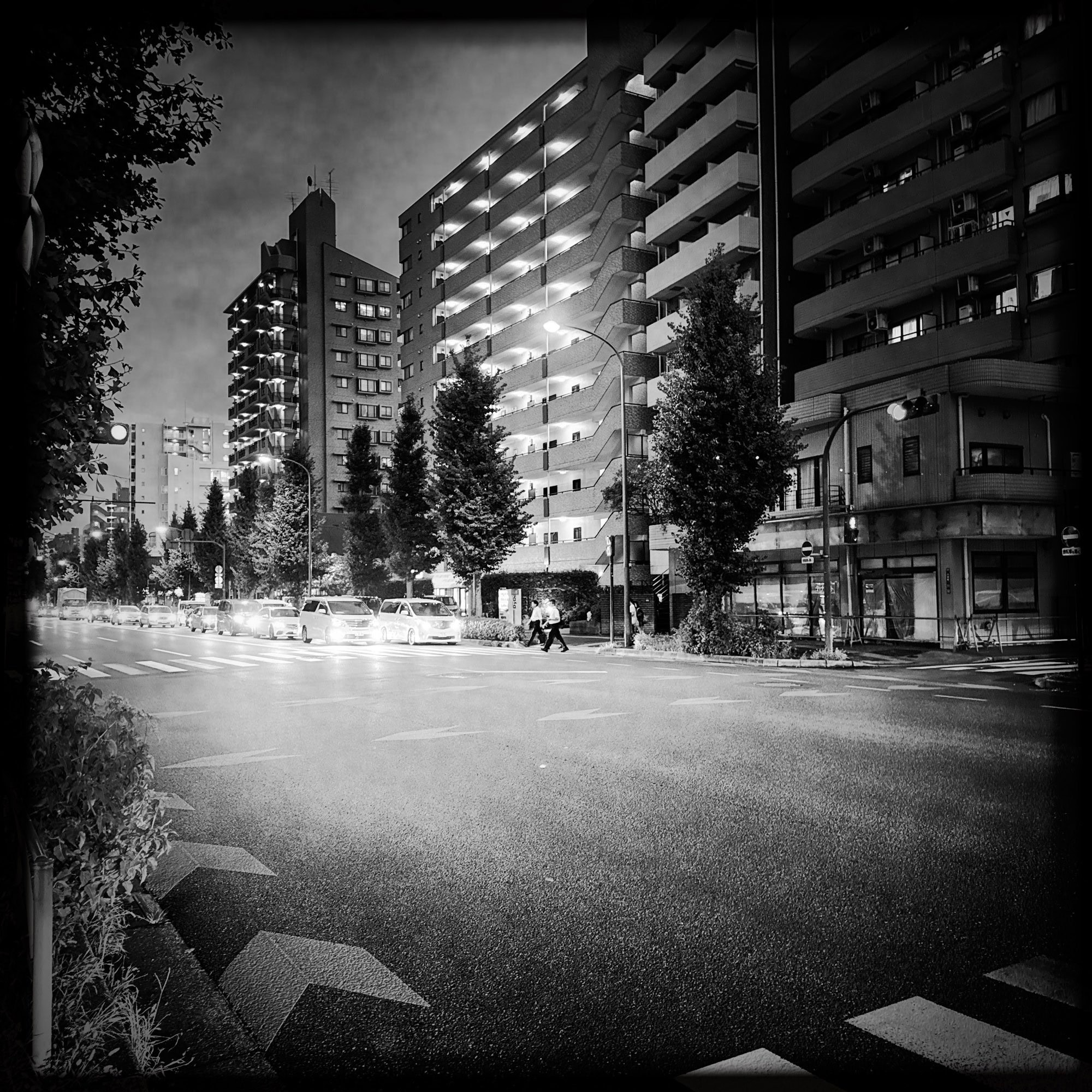 High-contrast monochrome summer evening scene from Itabashi Ward in Tokyo, Japan. © 2025 Norbert Woehnl Photography.