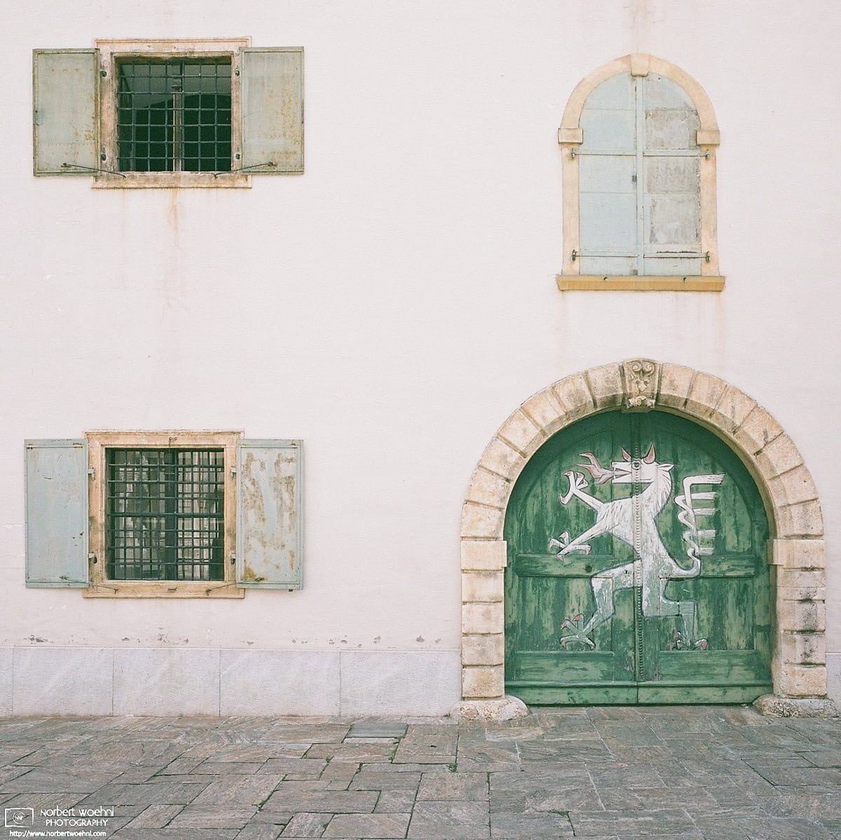 On a door of the Styrian Armory in Graz, built in the 1640s, one finds this painting of a panther, the heraldic symbol of the Austrian province of Styria. © 2024 Norbert Woehnl Photography.