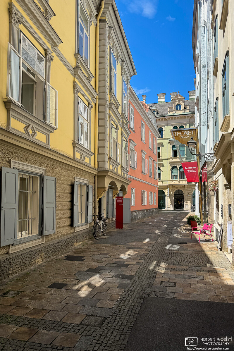 Frauengasse, a typical charming backstreet in the historic city center of Graz, Austria. © 2024 Norbert Woehnl Photography.