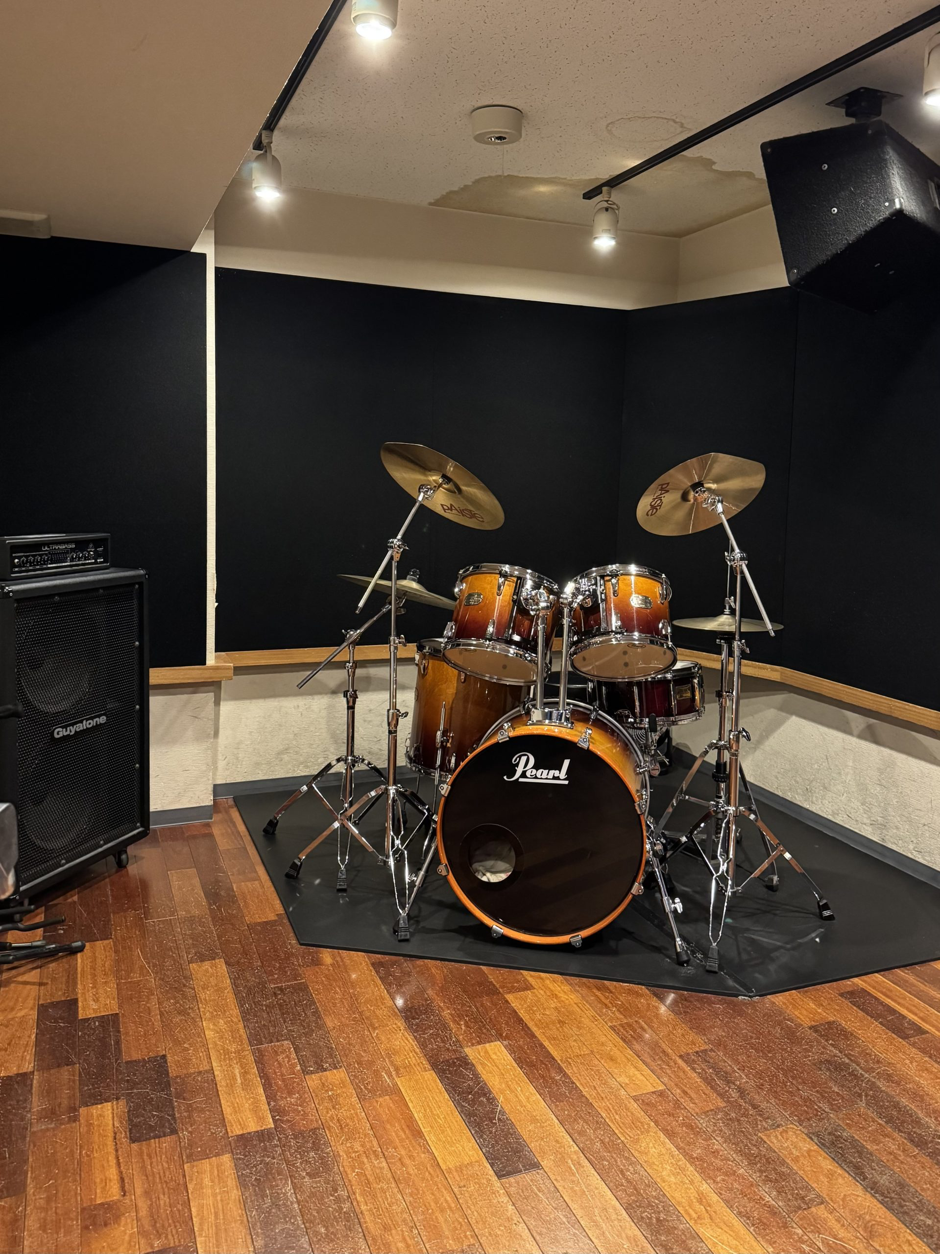 My practicing room for the day at Air Sound Studio in the Hasune district of Itabashi Ward in Tokyo, Japan. © 2025 Norbert Woehnl Photography.
