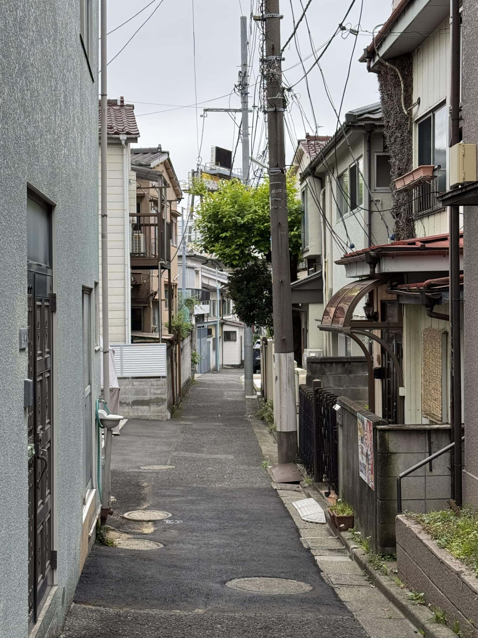 Quiet morning scene from a residential backstreet in the Oharacho area of Itabashi Ward in Tokyo, Japan. © 2026 Norbert Woehnl Photography.