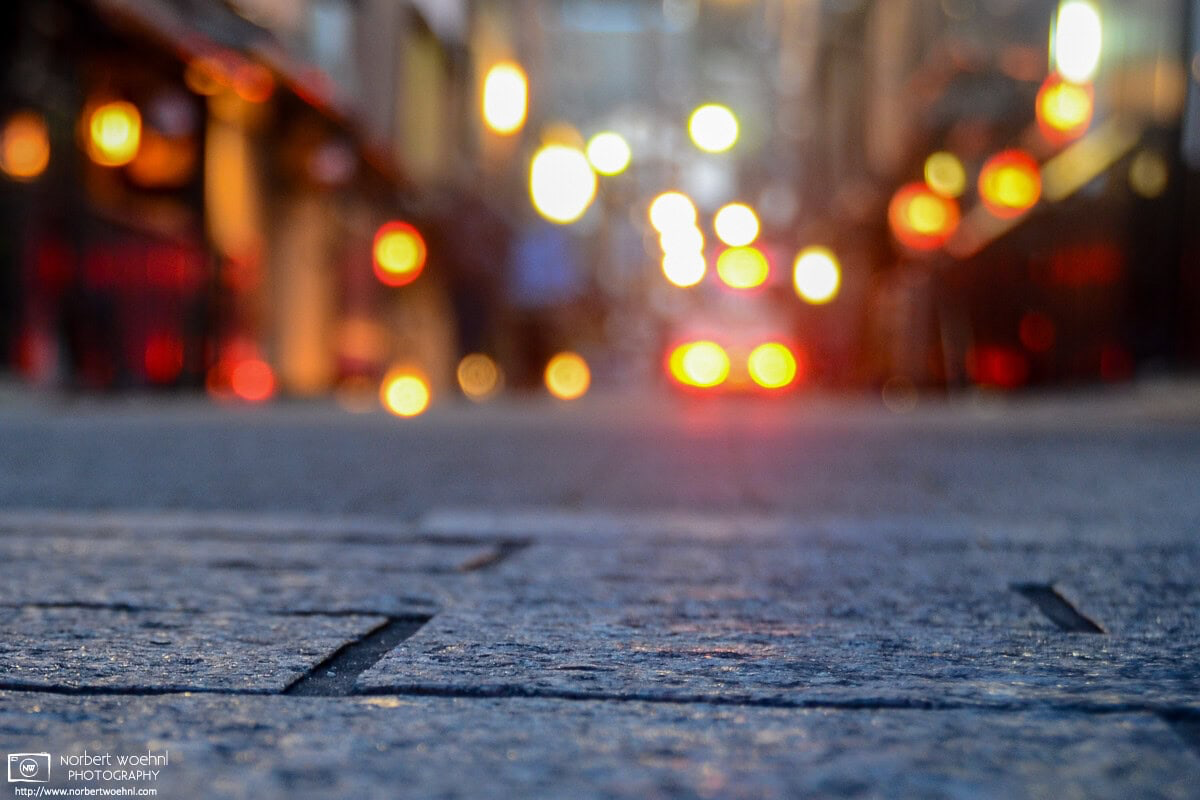 A study of evening lights creating a warming atmosphere in the Gion district of Kyoto, Japan. © 2012 Norbert Woehnl Photography.
