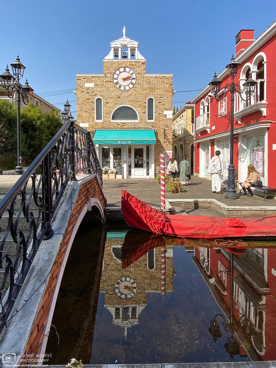 Located in Jiyugaoka in the Setagaya Ward of Tokyo, Japan, is "La Vita", a shopping area whose architectural design emulates a Mediterranean style. © 2023 Norbert Woehnl Photography.